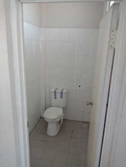 Ruko Dijual di Sukajaya Cibitung Bekasi Gramapuri Persada - Kamar Mandi 2